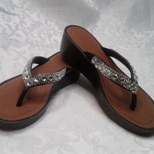 Old Navy Girls Flip Flops Black with Tan Soles Rhinestones on Straps Sz12-13 EUC